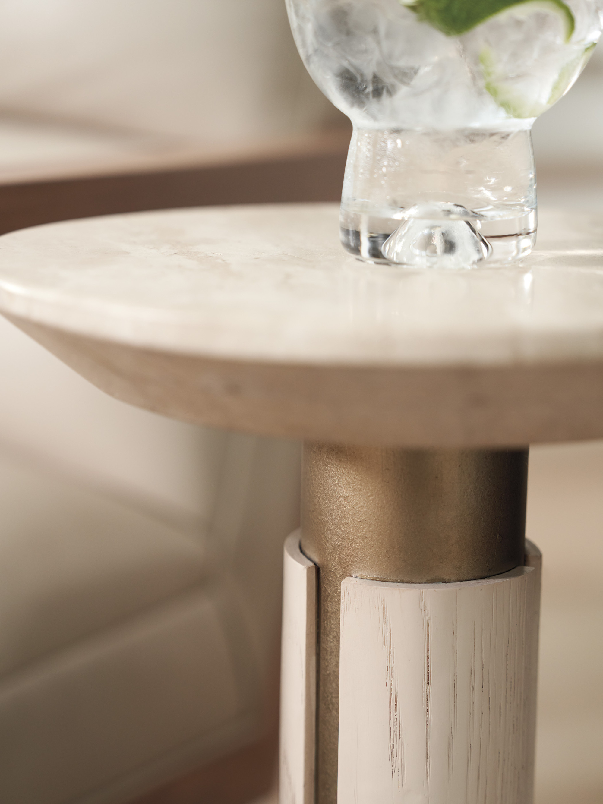 578_956_det_pedestal
